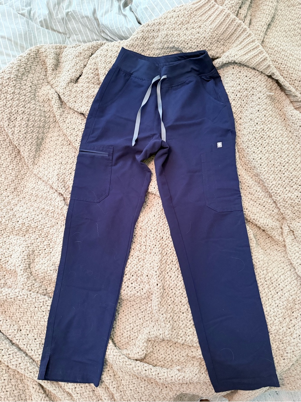 Figs yola high rise slim scrub pant Navy